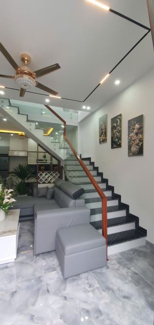 GIÁ QUÁ RẺ ! NHÀ ĐẸP kiệt Ô TÔ đg HOÀNG VĂN THÁI ĐÀ NẴNG, 4,5m x13,7m, 2 TẦNG 3 PN - 6