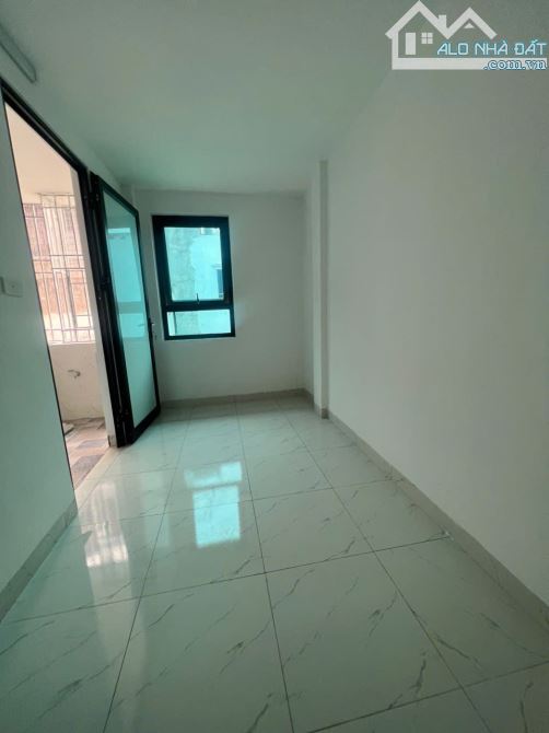 Nhà 4,5T ngõ Trần Quý Cáp ngõ 2m cách oto 35m gần Mp nhỉnh 4 tỷ - 6