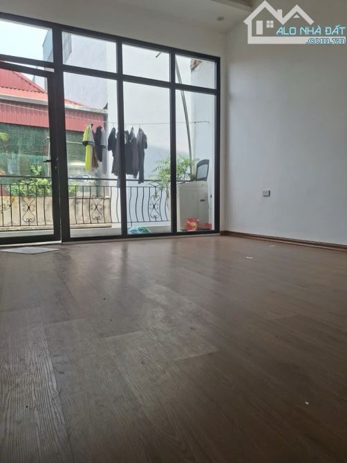 Giá H.IẾM phố Thanh Am 60m2- 4 phòng ngủ- 6.6 tỷ, dân xây chắc chắn,gần phố Nam Đuống - 6