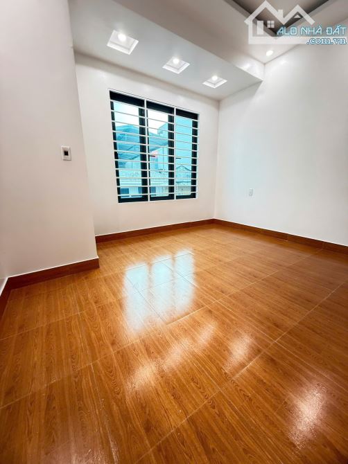 Siêu phẩm Lê Lai nhà mặt ngõ kinh doanh buôn bán ô tô đỗ cửa - 6