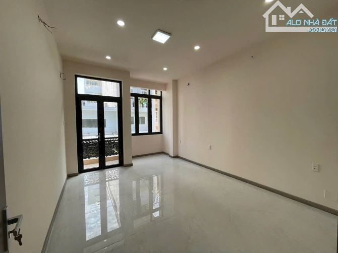 Nhà 3 tầng hẻm 6m phường 4 quận 8 giá 9 tỷ 5 - 6