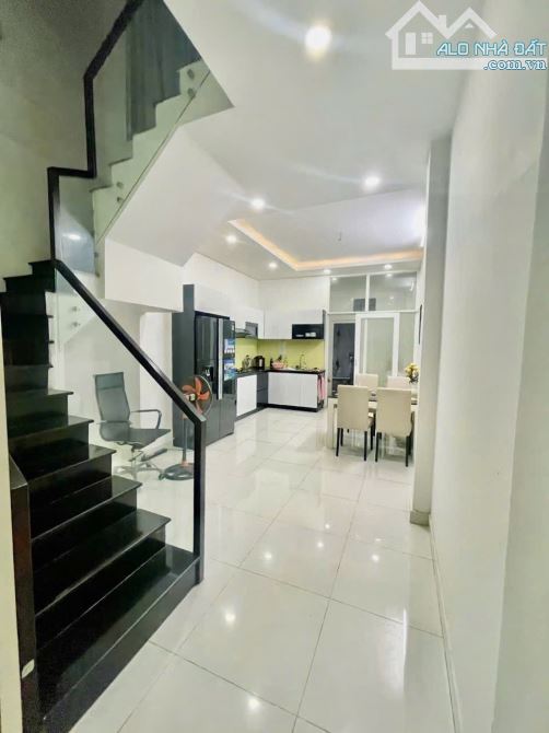 CAO THẮNG QUẬN 10 - HXH ĐỖ CỬA, 30M RA Ô TÔ TRÁNH - 53M2 (4x13) VUÔNG VỨC KO LỖI - 4 TẦNG - 6