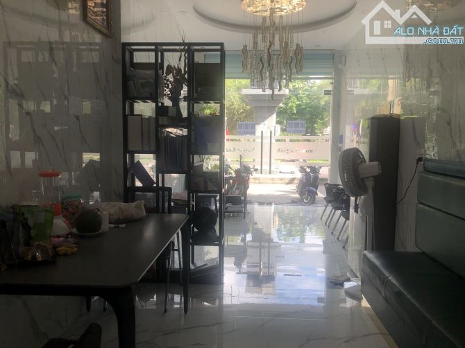 THUÊ NGUYÊN CĂN MẶT TIỀN TRƯỜNG SA - QUẬN 3 - VỪA Ở + KD ĐA - 7