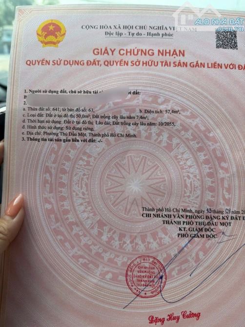 NHÀ CHÁNH NGHĨA  1 trệt + 1 lửng, gồm 3 phòng ngủ  Đường ô tô 4 chỗ tới nhà - 7