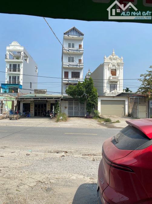 Mặt đường quốc lộ 6 , sẵn nhà 5 tầng -15phòng - 7