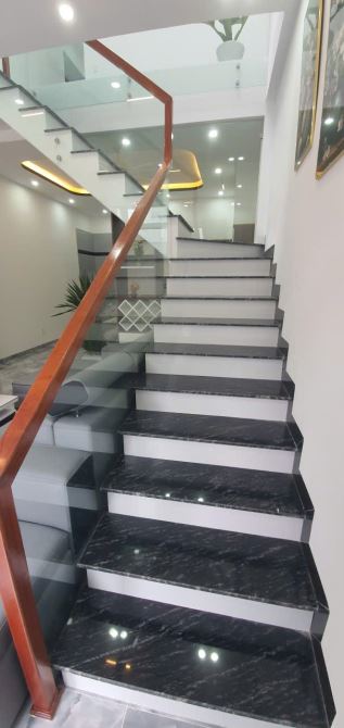 GIÁ QUÁ RẺ ! NHÀ ĐẸP kiệt Ô TÔ đg HOÀNG VĂN THÁI ĐÀ NẴNG, 4,5m x13,7m, 2 TẦNG 3 PN - 7