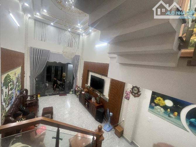NHÀ THẠNH XUÂN 24 - MẶT TIỀN NỘI BỘ - 4 TẦNG LẦU - CHỈ CÓ NHỈNH 6 TỶ - 7