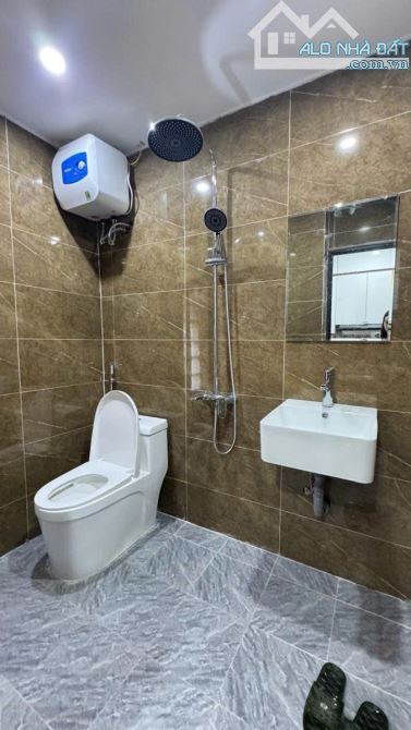 BÁN  TT NGUYỄN CHÍ THANH 100M2, 3 NGỦ , FULL NỘI THÂT 5 TỶ - 7