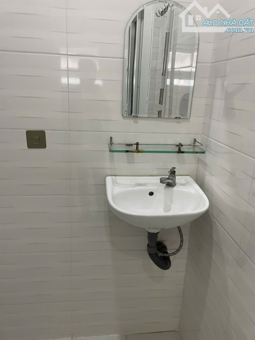 Bán nhà đường An Dương Vương P.4 Quận 5 – Nay là Phường Chợ Quán : -	Diện tích 3m x 7m - 7