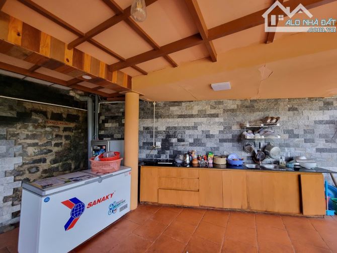 Homestay view hồ bơi hồ cá siêu đẹp ngay chợ Đầu Mối 1,1 sào TC100 chỉ 4,2 tỷ - 7