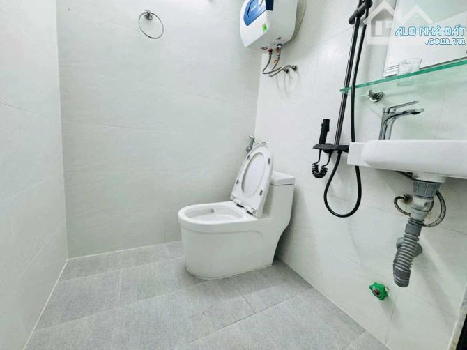 NHỎ NHƯNG CÓ VÕ ♨️  Bán nhà phố Đội Cấn DT 15/22 m2 x 6.5 tầng, mt 2.8 m - Giá 5.85 tỷ - 7