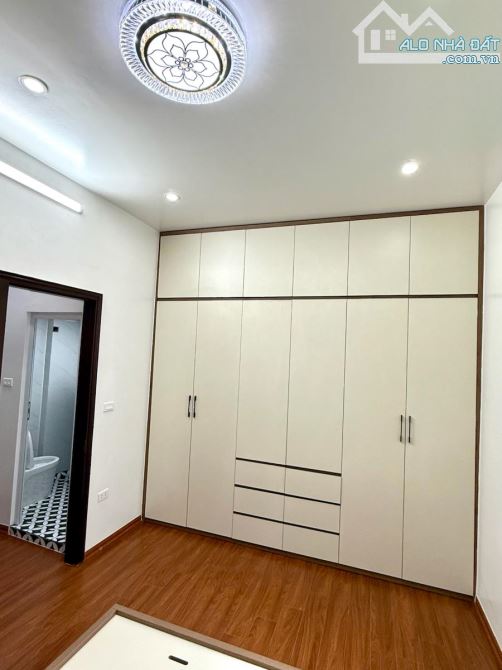 Giá rẻ sốc! Bán nhà Gốc Đề, vài bước ra phố, dân xây KCBT,  30m2, giá 6.2 tỷ - 7