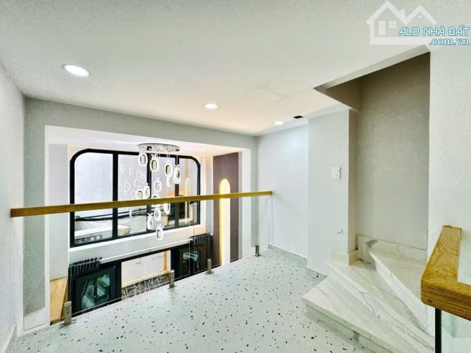 Bán nhà 3 tầng mới , đẹp - Hoàng Văn Thụ-Phường 2 -Tân bình .  Dt: 27m2 -Giá : Nhỉnh 5 tỷ - 7
