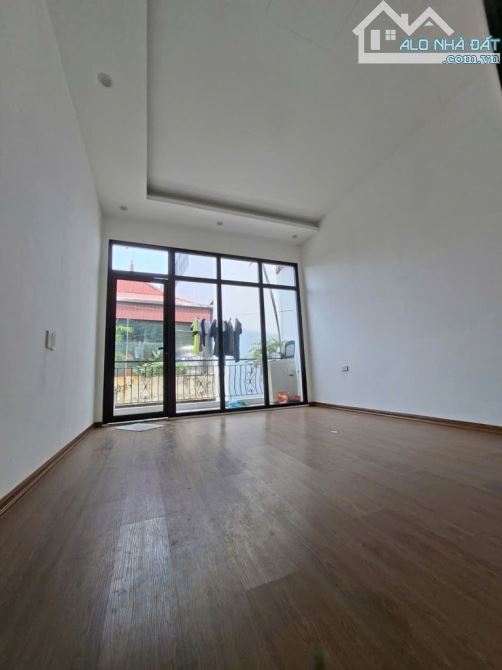 Giá H.IẾM phố Thanh Am 60m2- 4 phòng ngủ- 6.6 tỷ, dân xây chắc chắn,gần phố Nam Đuống - 7