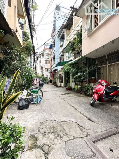 Quận 1 - Bán gấp nhà hẻm xe ô tô TPHCM, gần Chợ Bến Thành, đang cho thuê - 7