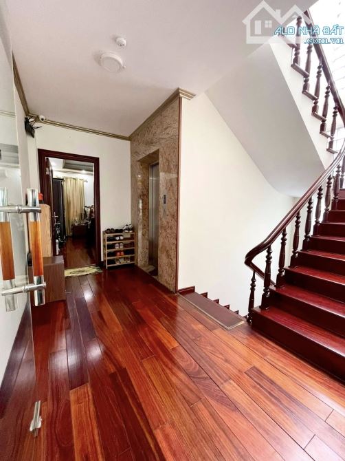BÁN TÒA NHÀ CCMN ĐƯỜNG TAM KHƯƠNG. 100M2 - 7 TẦNG. THANG MÁY. 14 PHÒNG. - 7
