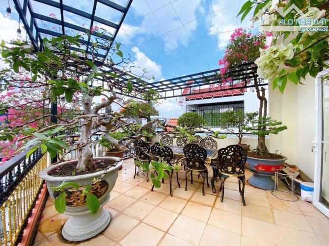 Lô Góc - 4 Tầng - 100m2 - Cạnh TT Quận 7 - Xe Hơi Đổ Cửa - Nhỉnh 10 Tỷ - 7