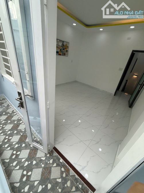 NHÀ MỚI 1 LẦU MỚI TINH ĐỐI DIỆN CHỢ BÌNH TIÊN Q.6 - 7
