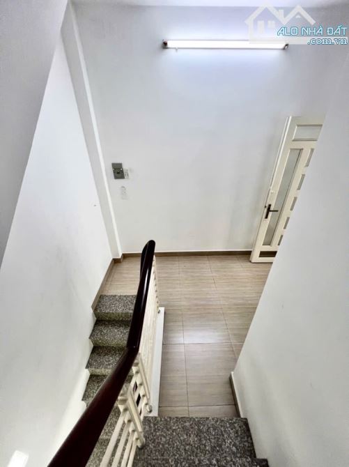 CHỦ CẦN BÁN GẤP NHÀ NGAY LÊ VĂN QUỚI -HẺM XE HƠI - 7