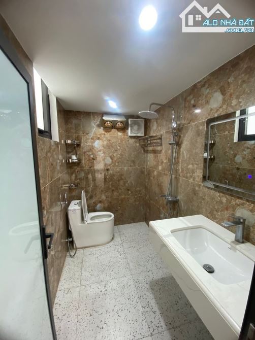Bán tòa nhà phố Nguyễn Hoàng: 8 tầng+ hầm 2 mặt thoángx 140m, MT: 7m, Giá: 86 tỷ - 8