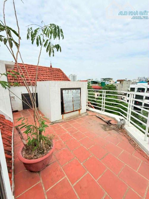* * *LÔ GÓC - KINH DOANH VP - THANG MÁY - NHÀ ĐẸP VỊ TRÍ SIÊU VIP MẶT TIỀN LỚN  Biệt thự - 8