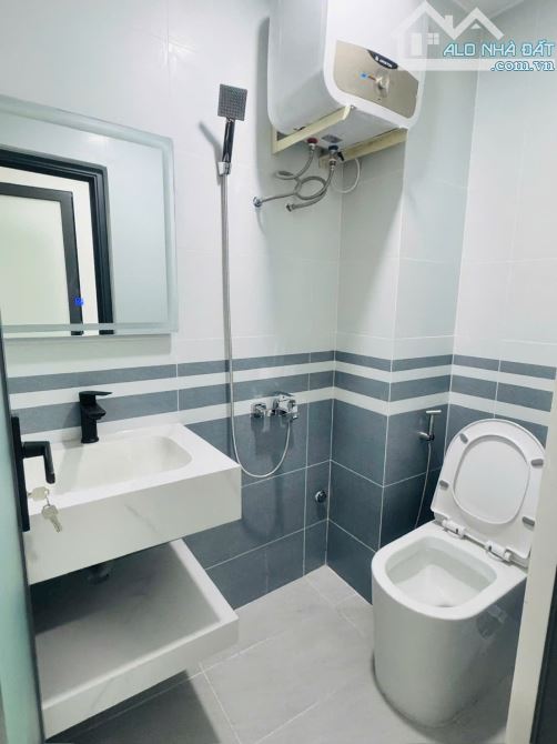 🏡💥 NHÀ MẶT TIỀN NHẬT TẢO – 5 TẦNG KIÊN CỐ HOÀN CÔNG ĐỦ – 30M² CÔNG NHẬN TRÊN SỔ – 10T8💥 - 8