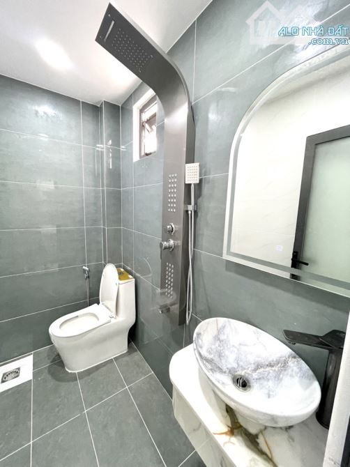 Nhà 63m2 có 4 tầng 4 phòng ngủ hẻm xe hơi đường Lê Văn Thọ Phường 9 Gò Vấp 7,65 tỷ - 8