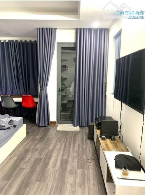 HX tải 1/ Lê Văn Sỹ p.10 Phú Nhuận  5x15m ,1 trệt 5 lầu thang máy  View 3 mặt thoáng . - 8