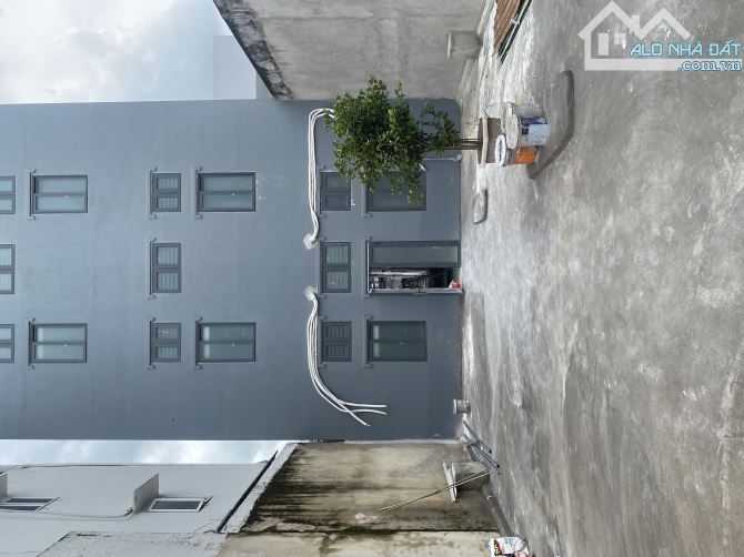 Bán toà Căn Hộ Dịch Vụ DT 370m2 ngang 8m 2MT trước sau sát đường Lê Văn Việt - 8