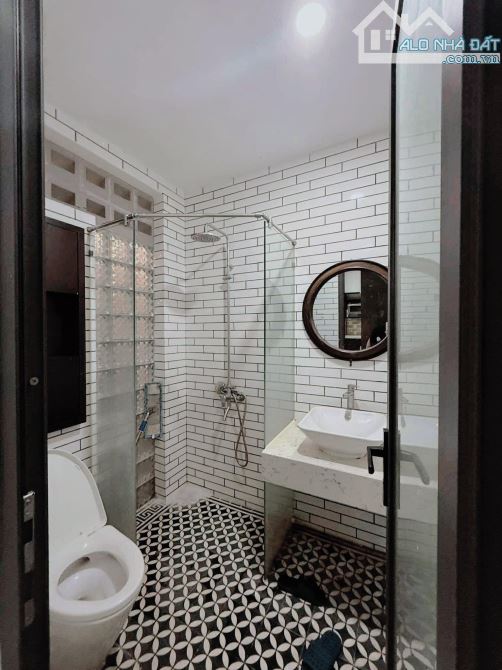 Cho thuê nhà 2 tầng, mặt tiền đường Bàu Hạc 3, Thạc Gián, Thanh Khê. DT 65m2. Giá 17 triệu - 8
