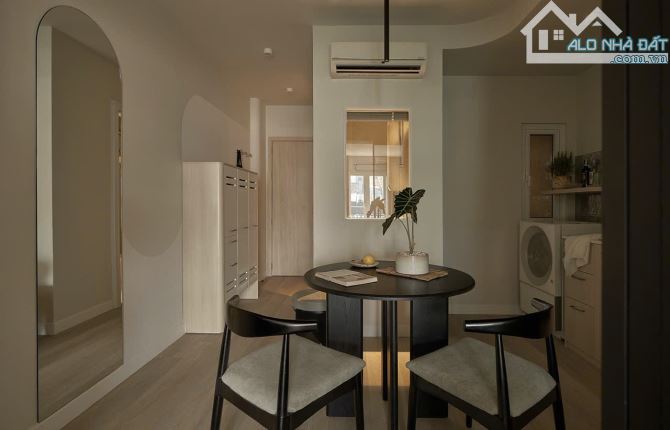 CĂN HỘ TÁCH BẾP LUXURY FULL NỘI THẤT BAN CÔNG CỰC ĐẸP Ở QUẬN 1 - 8