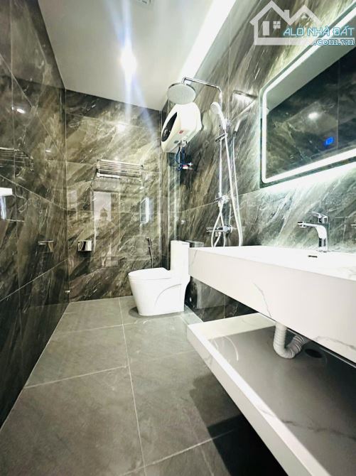 Nhà 90m2- 3 tầng full nội thất Thiên Lôi, vị trí gần ngay AEON, đường rộng 15m, vỉa hè 5m - 8