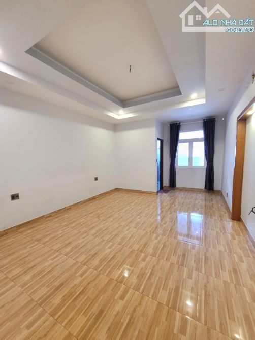 Bán nhà 1 trệt 3 lầu MT đường Hai Bà Trưng p.Đông Hòa Tp.Dĩ An chỉ 12ty TL M7650 - 8