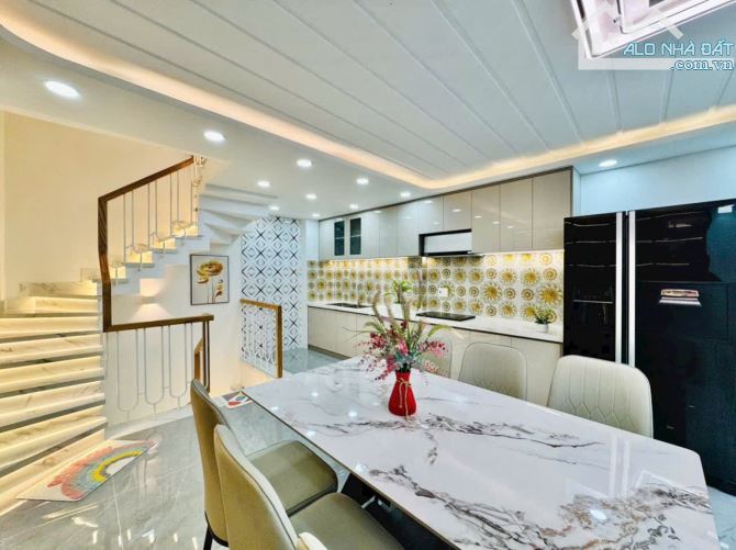 Bán nhà hẻm xe tải 5m thông đường Bùi Quang Là, P.12, 4,3 x 9, 5 tầng giá 6.68 tỷ tl - 8
