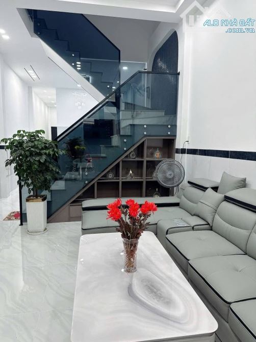Bán căn nhà mới 1 trệt 1 lầu khu dân cư Bửu Long ( củ) Nay P. Trấn Biên - Diện Tích: 4*18 - 8