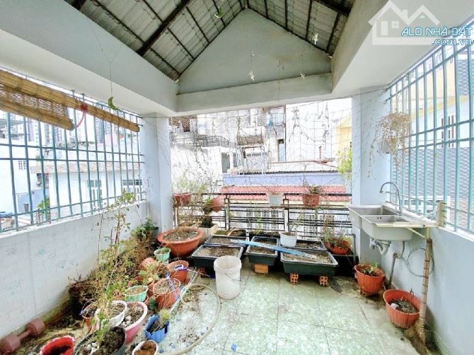 BÁN NHÀ QUẬN 10 ĐƯỜNG 3tháng2- HẺM XE HƠI 5m THÔNG 4 HƯỚNG- 35m2-5 TẦNG BTCT- GIÁ 8,8 tỷ. - 8