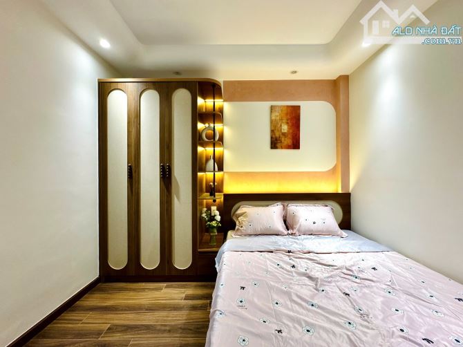 🌆 SIÊU PHẨM PHAM XÍCH LONG, PHÚ NHUẬN CHƯA TỚI 8 ĐỒNG - VỚI 5PN,5NVS - 5 TẦNG BTCT - HOÀN - 9