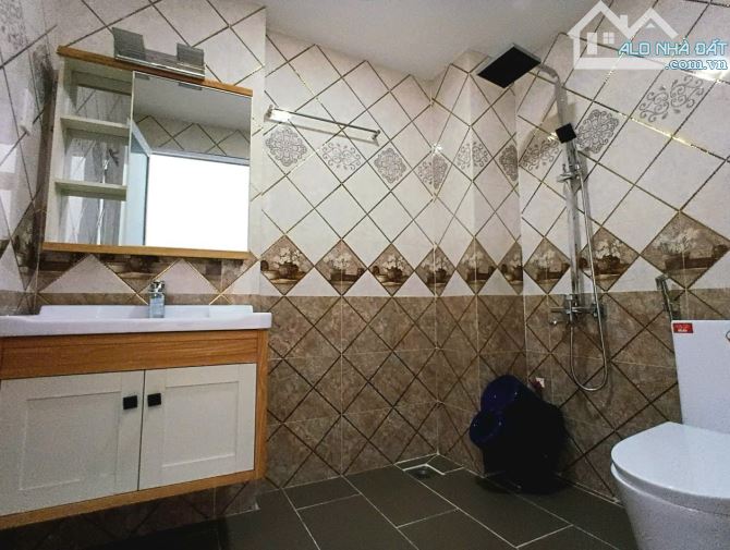 Bán gấp nhà Trần Nhân Tôn, P.9, Quận 5 – 4PN, full nội thất, 11 tỷ TL - 9