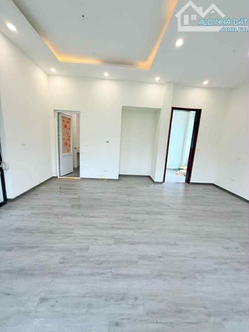 * * *LÔ GÓC - KINH DOANH VP - THANG MÁY - NHÀ ĐẸP VỊ TRÍ SIÊU VIP MẶT TIỀN LỚN  Biệt thự - 9