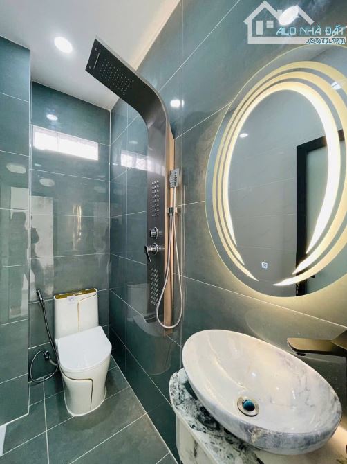 Căn nhà thiết kế hiện đại ngay Nguyễn Oanh, GV. Giá: 3 Tỷ 110 tr / 64m2. Hẻm ô tô 4.5m - 9
