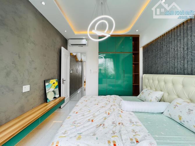 Nhà đẹp 54.6m2 ngay Đường Số 5, Thủ Đức. Giá: 3 Tỷ 090. SHR, đang cho thuê 13 tr / tháng - 9