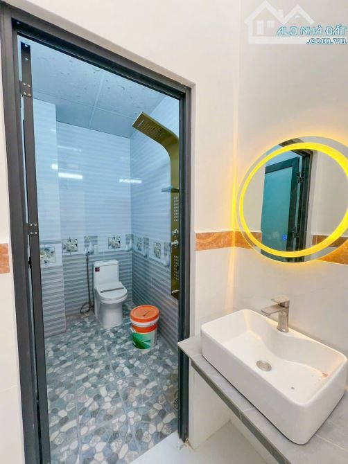 Nhà 1 trệt 1 lầu siêu đẹp ngay vòng xoay cổng 11 - phường Phước Tân. - 9