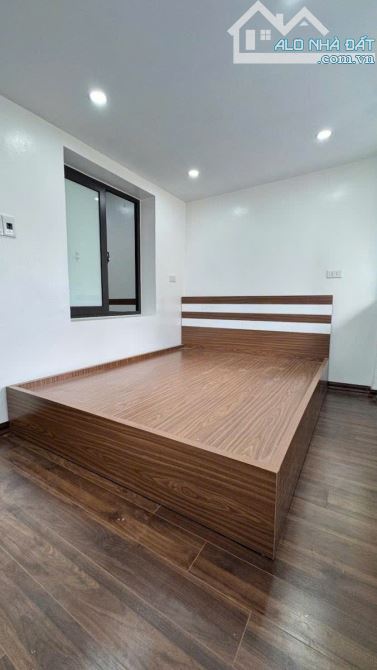 BÁN  TT NGUYỄN CHÍ THANH 100M2, 3 NGỦ , FULL NỘI THÂT 5 TỶ - 9