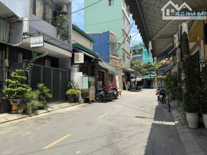 Cho thuê nhà 2 tầng, mặt tiền đường Bàu Hạc 3, Thạc Gián, Thanh Khê. DT 65m2. Giá 17 triệu - 9