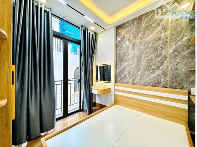 Bán nhà 3 tầng mới , đẹp - Hoàng Văn Thụ-Phường 2 -Tân bình .  Dt: 27m2 -Giá : Nhỉnh 5 tỷ - 9