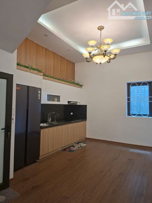 Giá H.IẾM phố Thanh Am 60m2- 4 phòng ngủ- 6.6 tỷ, dân xây chắc chắn,gần phố Nam Đuống - 9