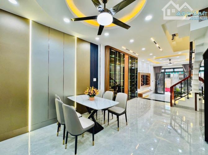 ĐỊNH CƯ CẦN BÁN CĂN NHÀ TRẦN QUANG DIỆU,PHƯỜNG 14, QUẬN 3, GIÁ:5,58TỶ/63M2 (4,5x14) - SHR - 9