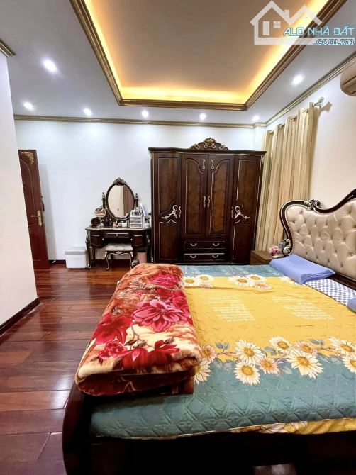 BÁN TÒA NHÀ CCMN ĐƯỜNG TAM KHƯƠNG. 100M2 - 7 TẦNG. THANG MÁY. 14 PHÒNG. - 9