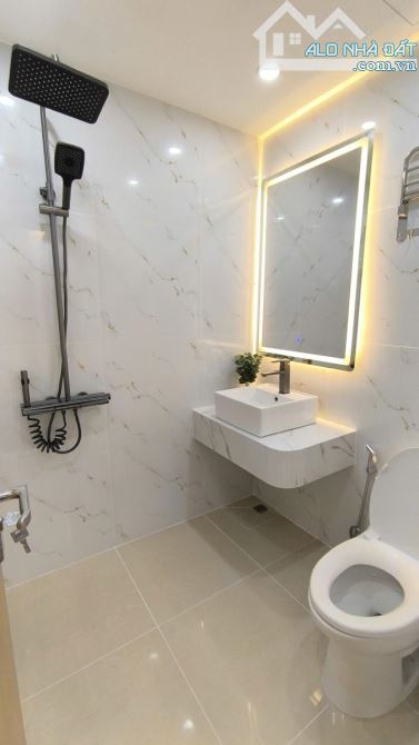 Bán CH toà N2D KĐT mới Trung Hoà Nhân Chính, 61m2, 2N,2WC, giá 5.5 tỷ - 9