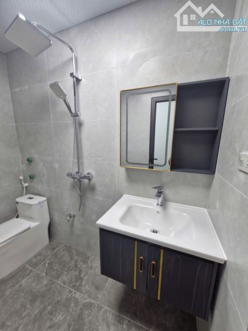 Bán nhà 3 tầng ngõ phố Bình Lộc, phường Lê Thanh Nghị, TP HP, 72.7m2, mt 4m, 3 ngủ, 4.x tỷ - 9